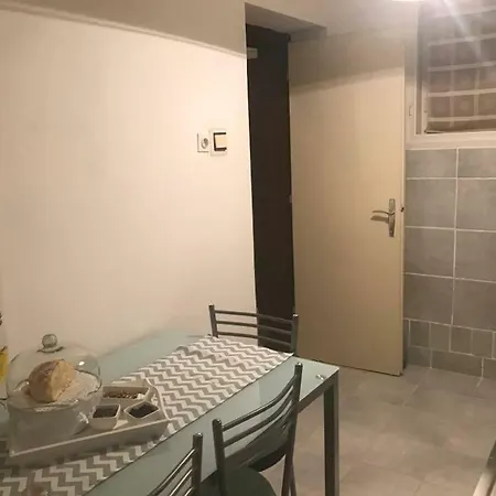 G Apartment *