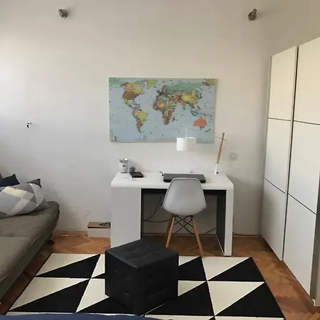 G Apartment Split